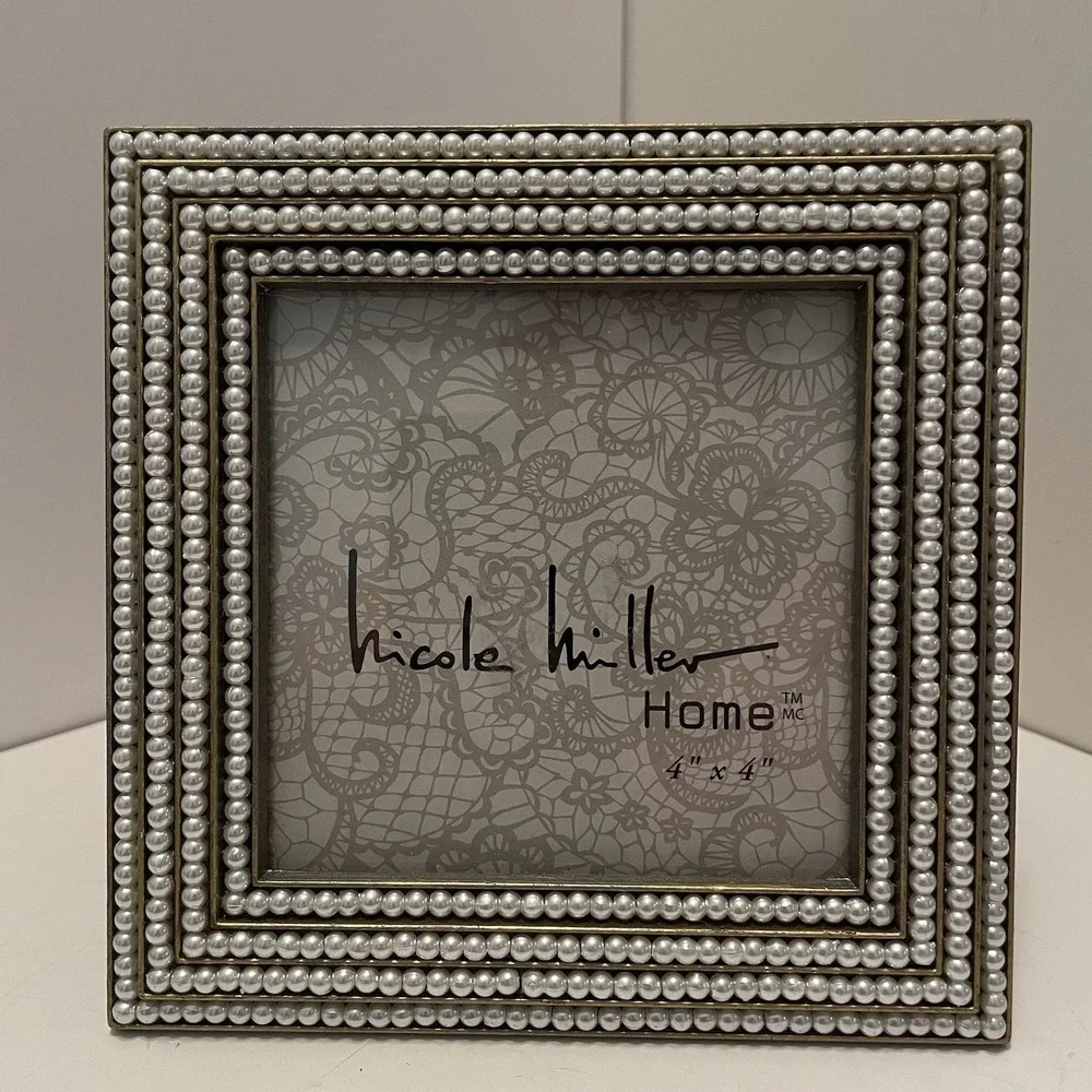 Nicole Miller Home Ornate Gold 4x4 Picture Frame with Faux Pearl Border